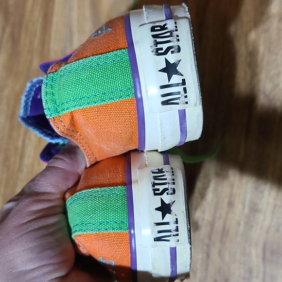 3 Pairs of Converse Shoes! - Picture 9 of 14